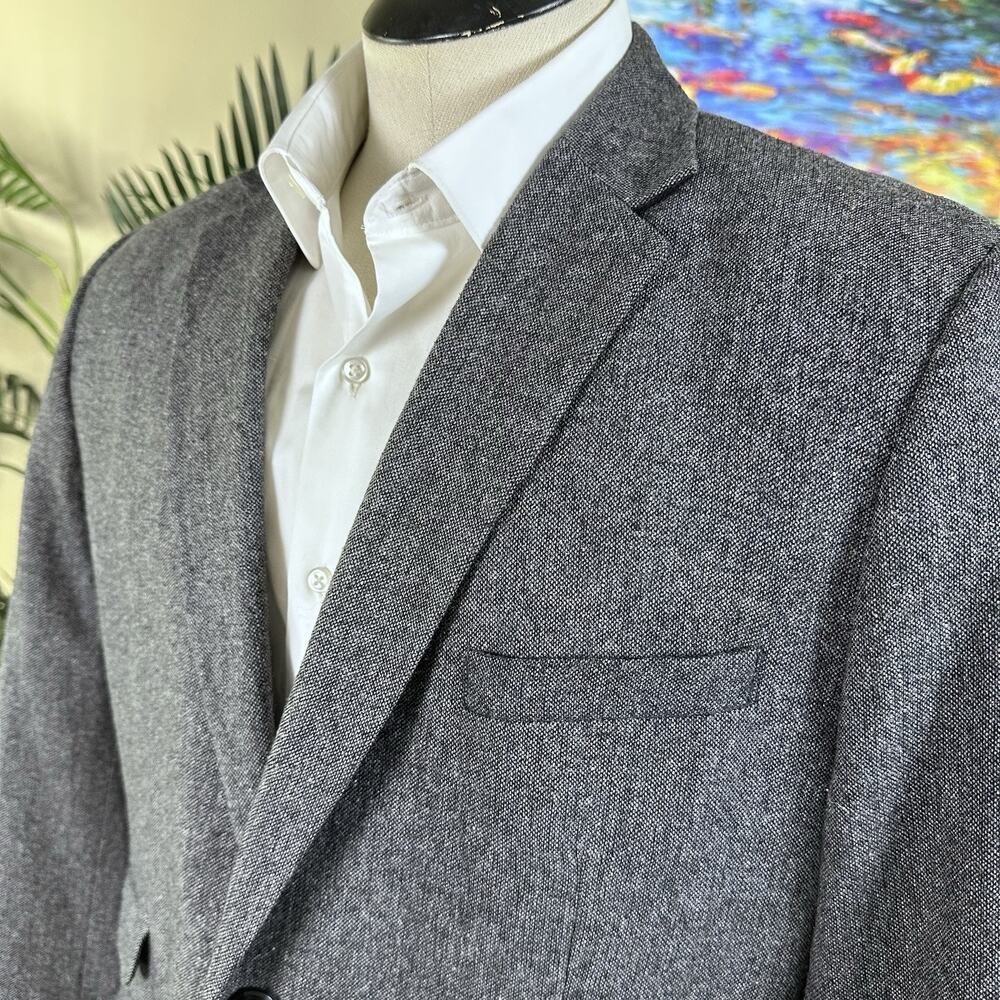 Claiborne Sport coat Blazer Men L , 44R 4 pockets Wool blend Contemporary Grey